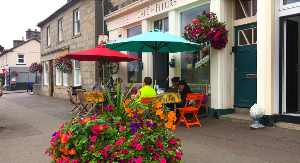 External view of Café des Fleurs in Dollar