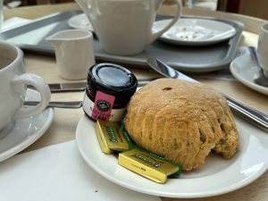 A scone at the Burrell Collection