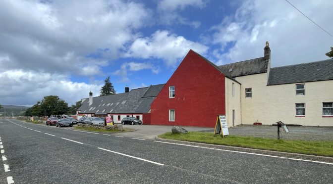 External view of the Loch Ericht Hotel