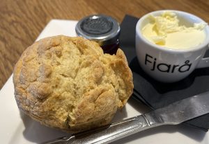 A scone at Fjara