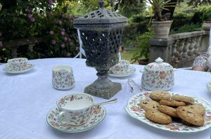 Tea nd biscuits at Helensbank