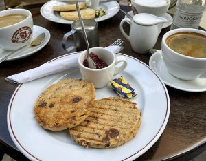 A scone at Alianti in Richmond